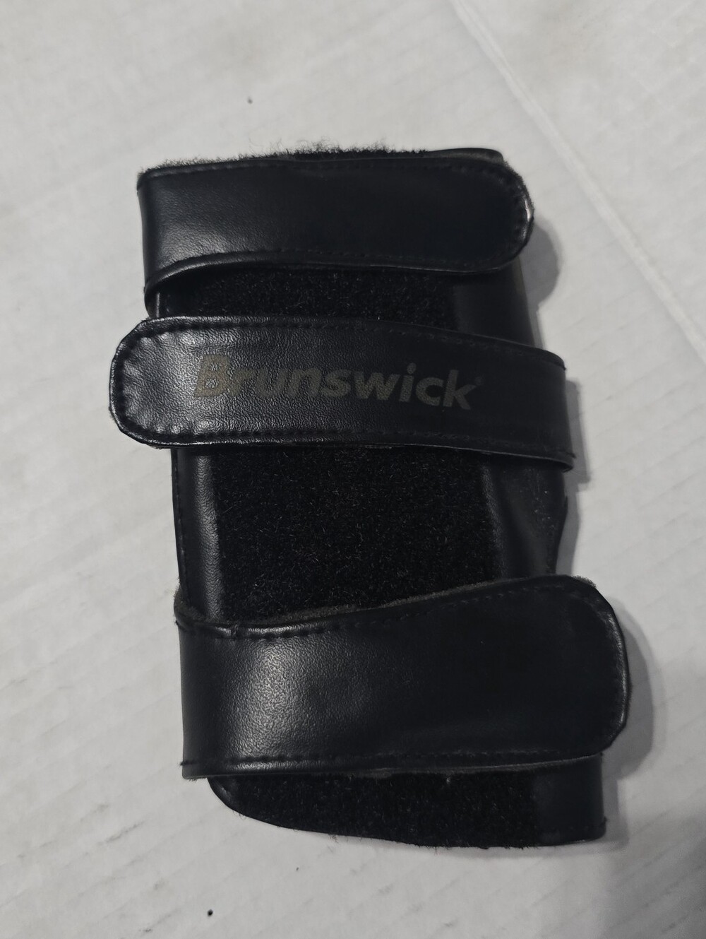 Brunswick LOT of 2 Black Bowling Right Hand Gloves Braces Velcro Closure